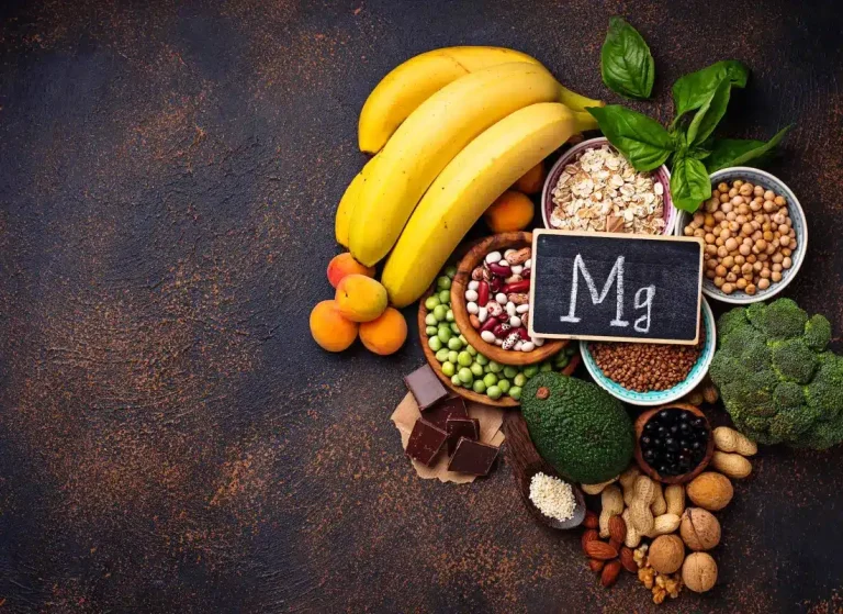 Illustration : À propos de nous - Le magnésium et les douleurs musculaires : une solution accessible à tous. Notre équipe de professionnels de la santé est là pour vous accompagner dans votre quête d'équilibre, de soulagement et de vitalité, offrant une gamme de services de thérapie holistique adaptés à vos besoins uniques. Qu'il s'agisse de soulager la douleur, d'améliorer vos performances sportives ou de simplement vous détendre, nous avons la solution pour vous.