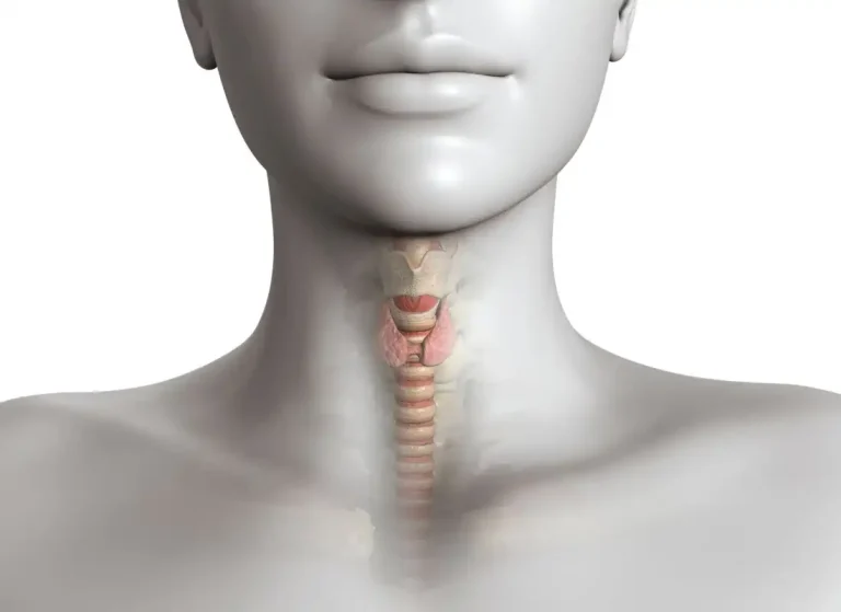 Image illustrant les nouvelles recommandations pour le diagnostic de l'hypothyroïdie. Les valeurs de TSH visées sont désormais inférieures à 1.5, contrairement aux normes traditionnelles de 0,3-4,3, considérées obsolètes et peu fiables pour détecter la majorité des cas d'hypothyroïdie.